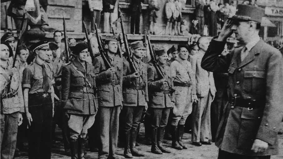 Le général de Gaulle inspectant le bataillon Rémy à Lyon le 14 septembre 1944, coll. Musée de la Résistance et de la Déportation – Département de l’Isère © Julien Guillon Ambléon © Julien Guillon