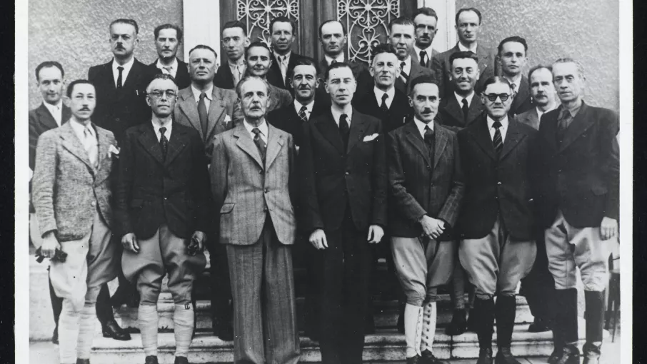 Groupe d'officiers du parc d'Artillerie de Grenoble organisant la cache d'armes - Musée de la Résistance et de la Déportation - Département de l'Isère - 91.07.210.